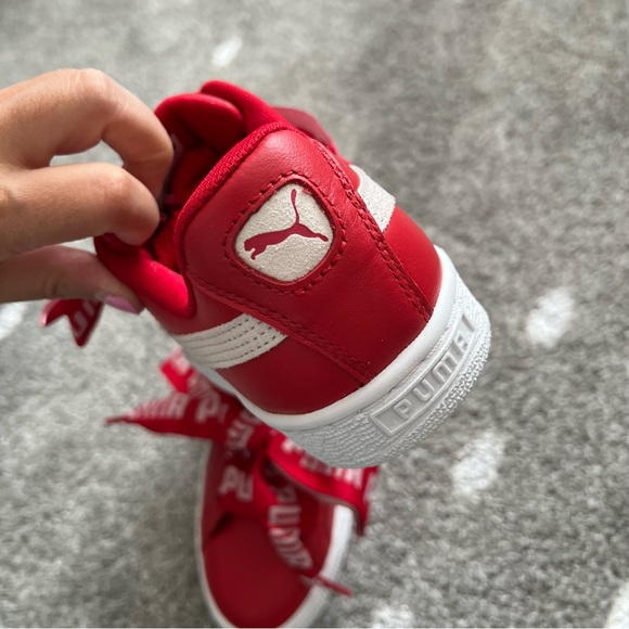 Puma basket heart sneaker NWT red bow - Picture 7 of 10